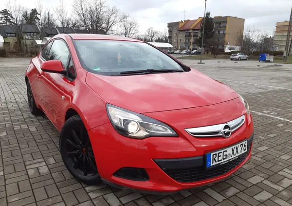 samochody osobowe Opel Astra cena 29700 przebieg: 242000, rok produkcji 2013 z Paczków